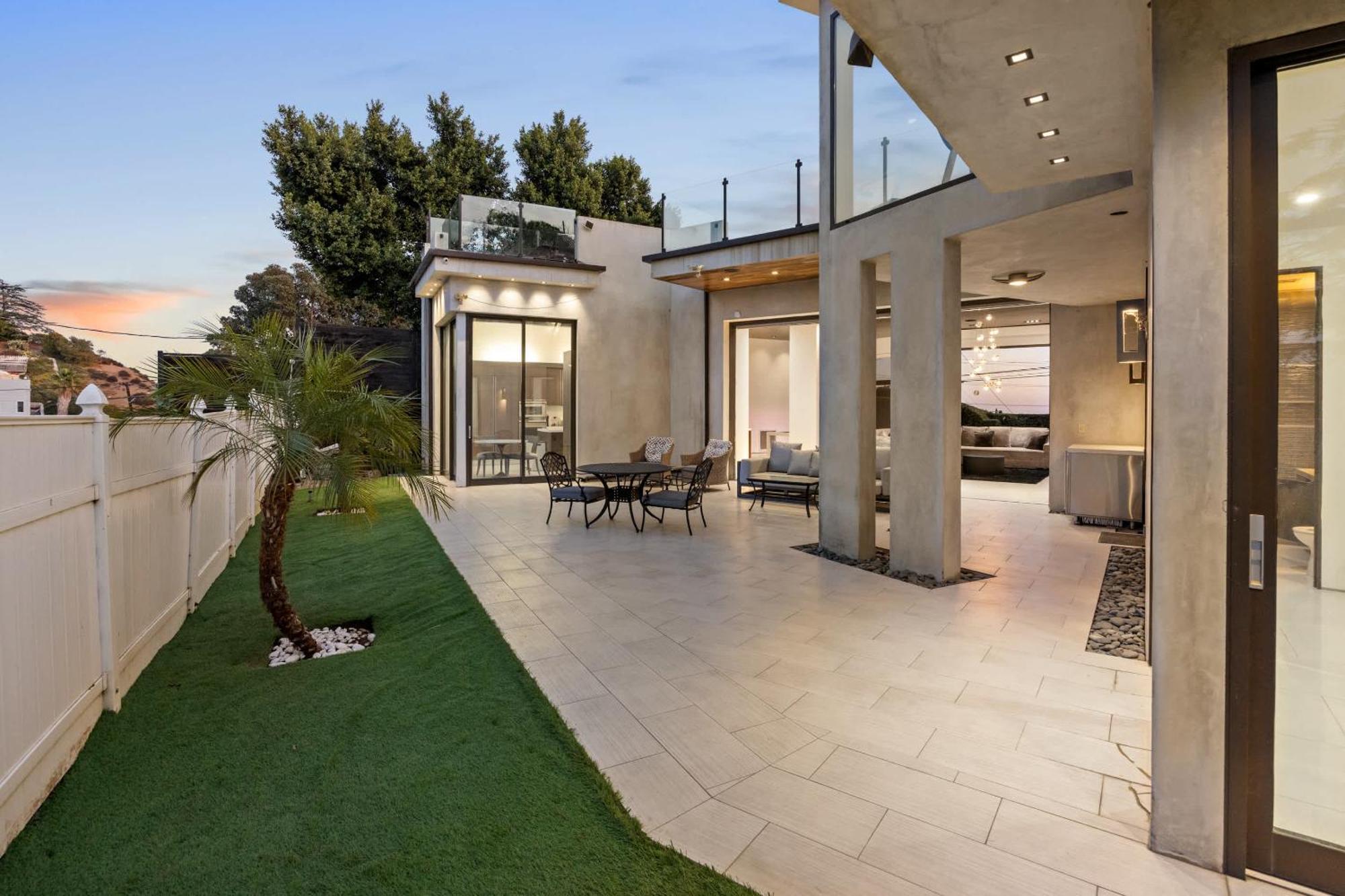 New Listing The Skyline By Colby & Conrad Villa Los Angeles