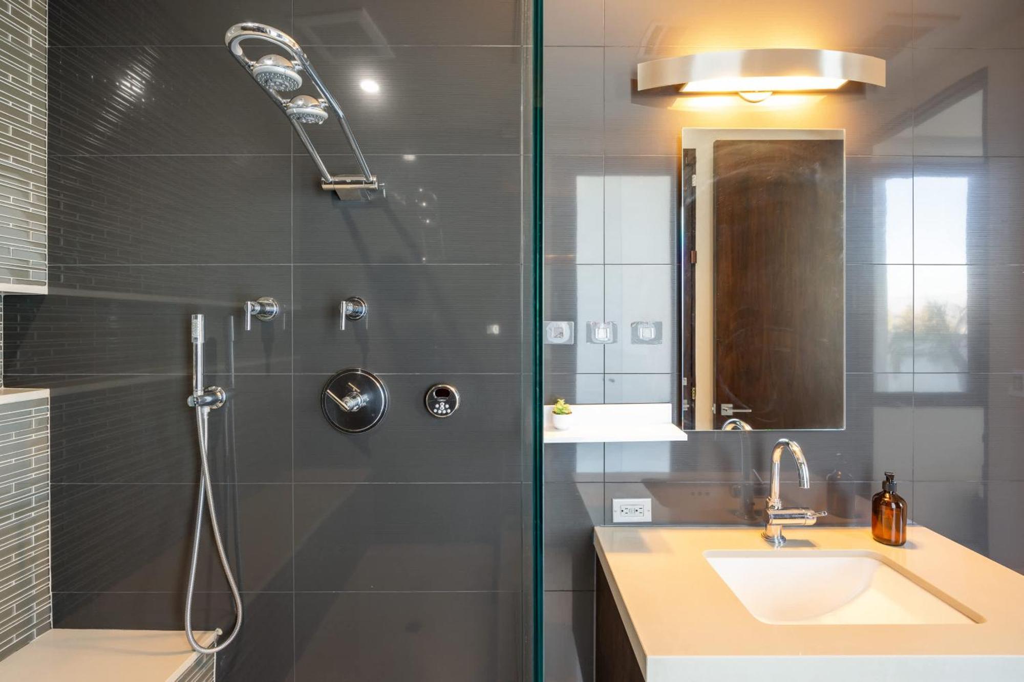 Villa New Listing The Skyline By Colby & Conrad