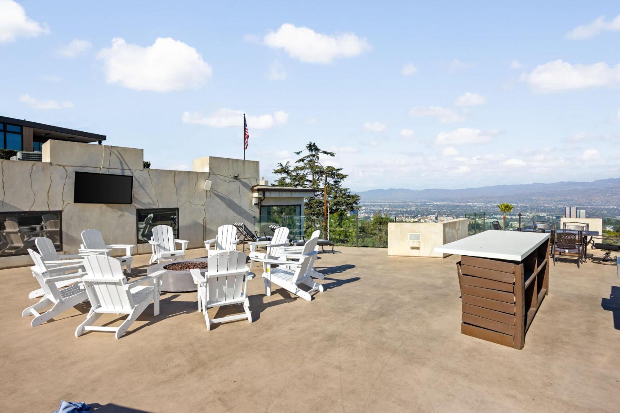 Villa New Listing The Skyline By Colby & Conrad Los Angeles