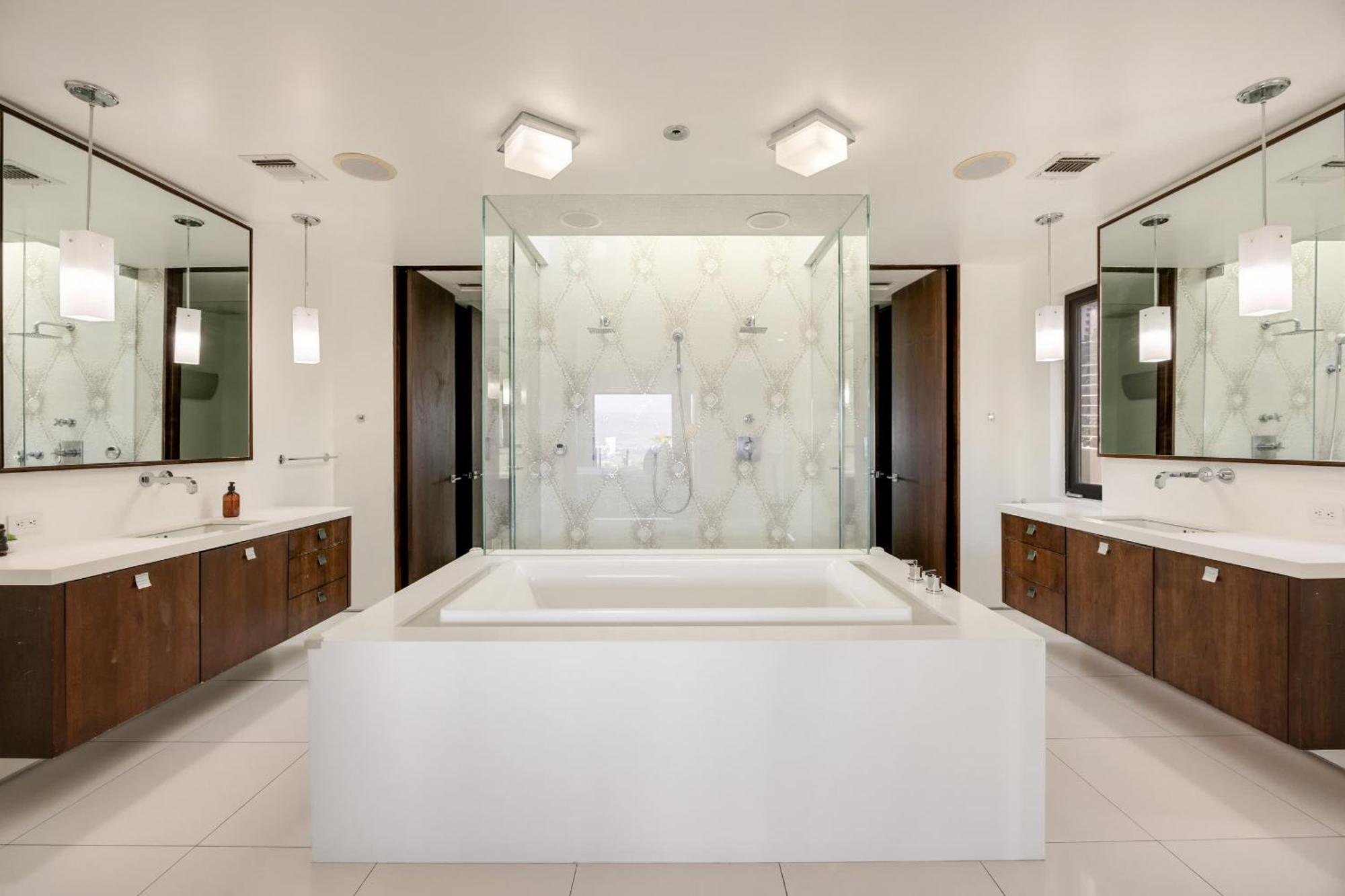 New Listing The Skyline By Colby & Conrad Los Angeles