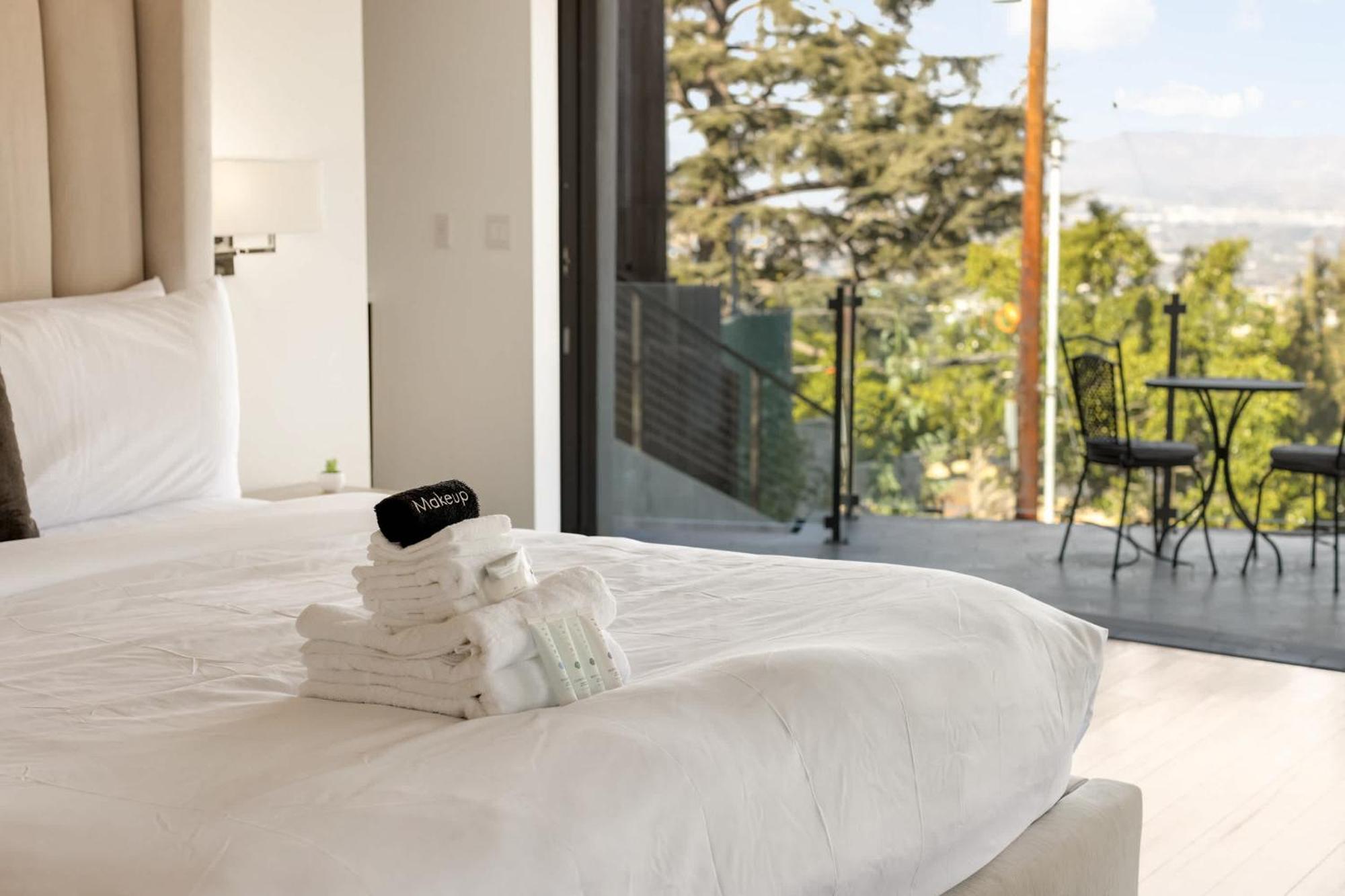 New Listing The Skyline By Colby & Conrad Villa