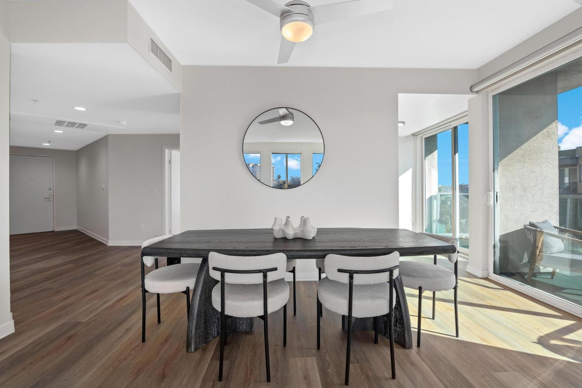 Coastal Bliss - Luxe 2br Retreat In Mdr - Venice - Sm Apartment *