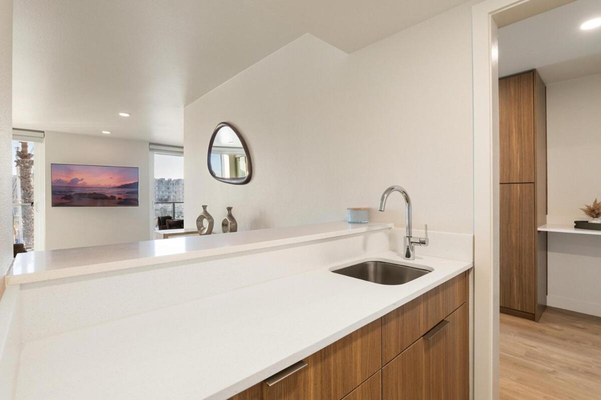 Apartment Jade Breeze - Elegant 2br Near Water Outstanding Amenities Los Angeles