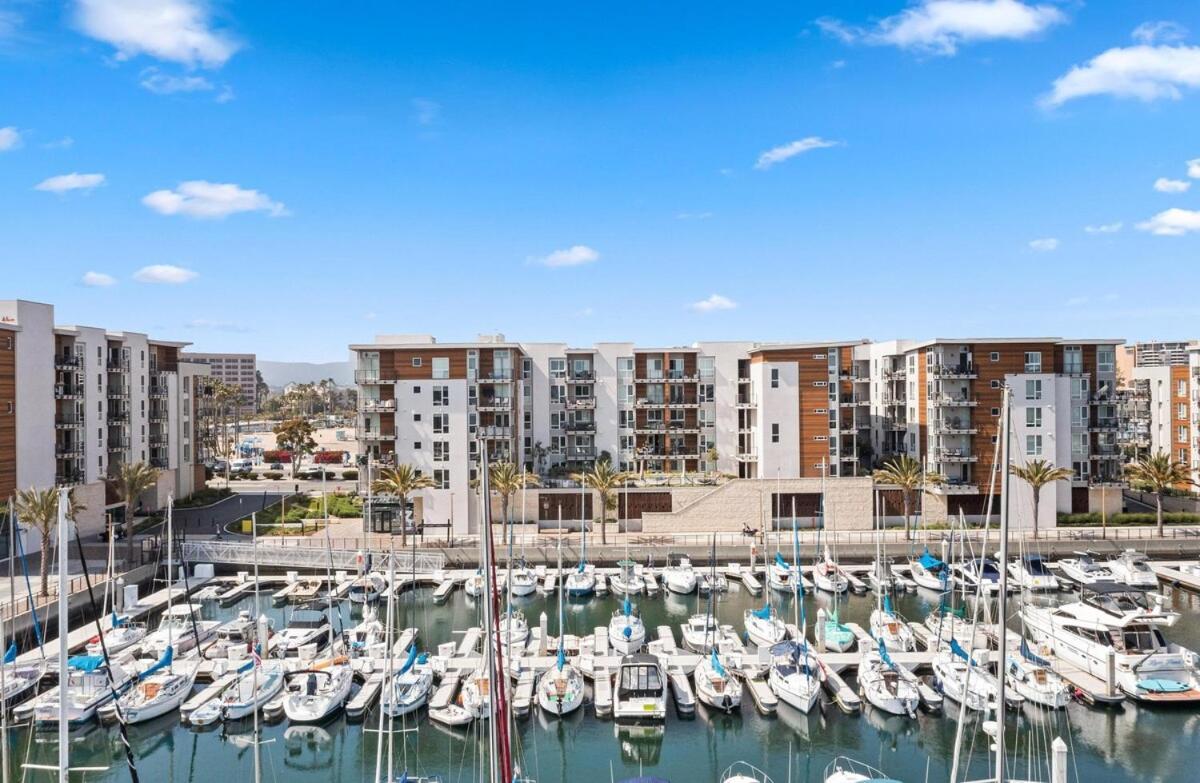 Jade Breeze - Elegant 2br Near Water Outstanding Amenities * Los Angeles