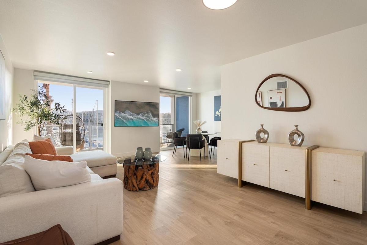 Jade Breeze - Elegant 2br Near Water Outstanding Amenities Apartment Los Angeles