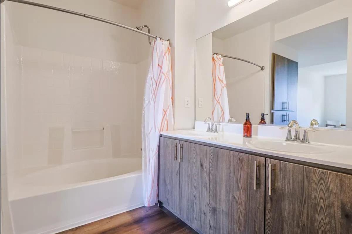 Apartment For Everyone! Huge 4br Townhouse In Venice