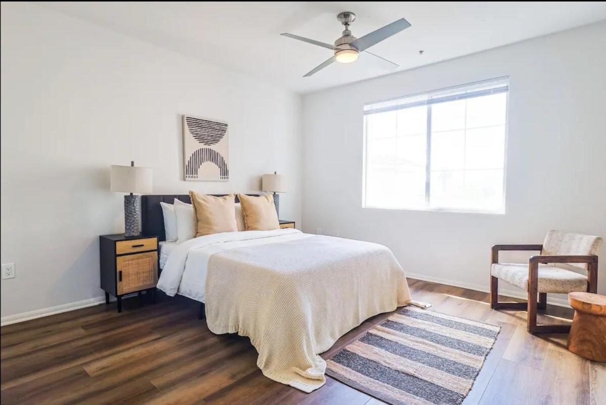 For Everyone! Huge 4br Townhouse In Venice Apartment *