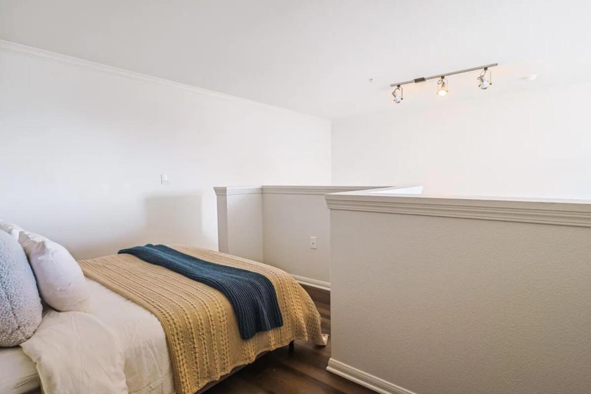 For Everyone! Huge 4br Townhouse In Venice Apartment