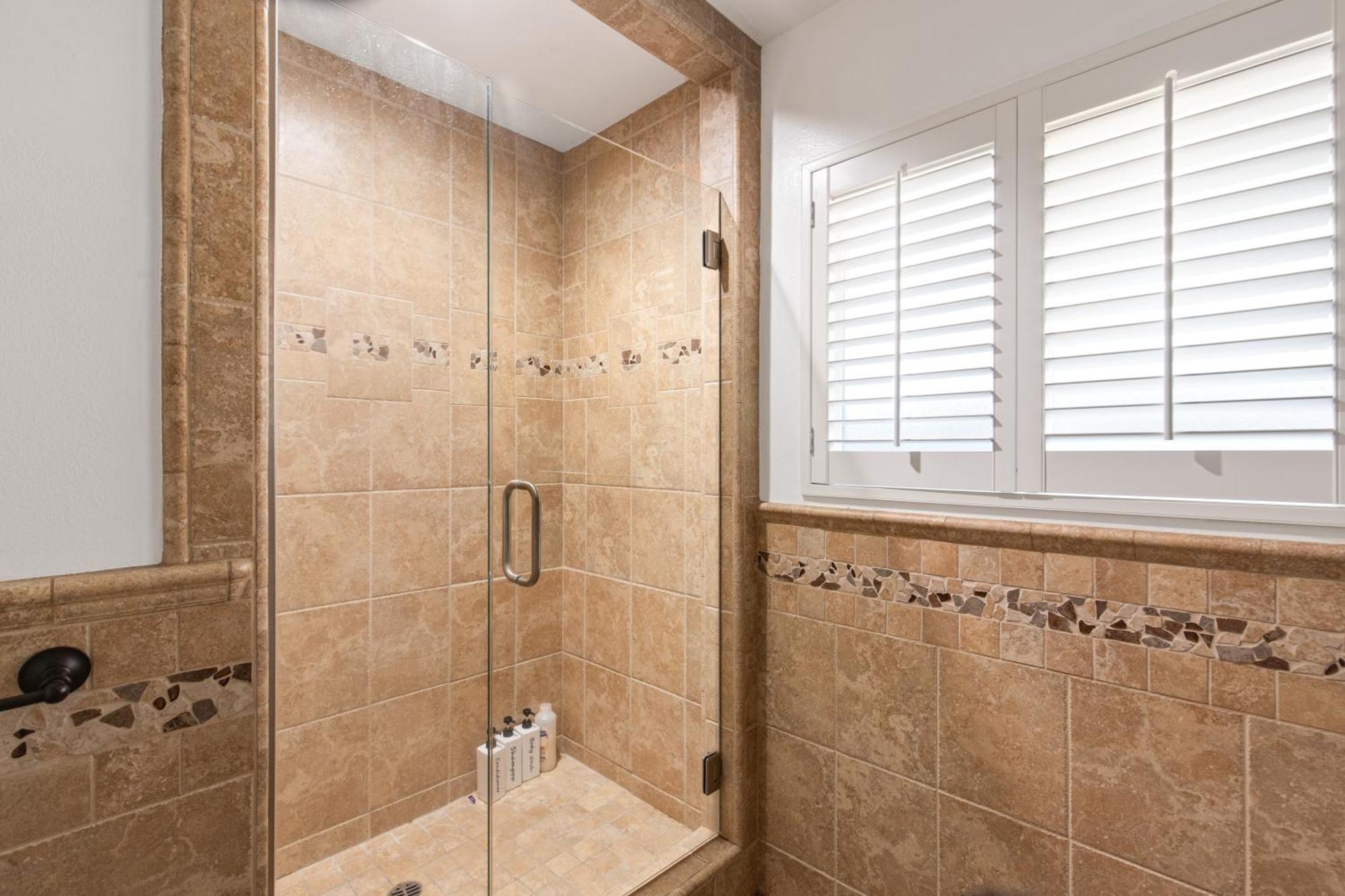 Modern Oasis With Pool & Jacuzzi Near Universal *