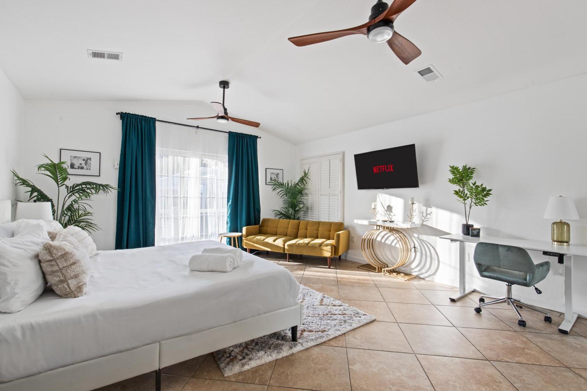 Modern Oasis With Pool & Jacuzzi Near Universal Casa de férias