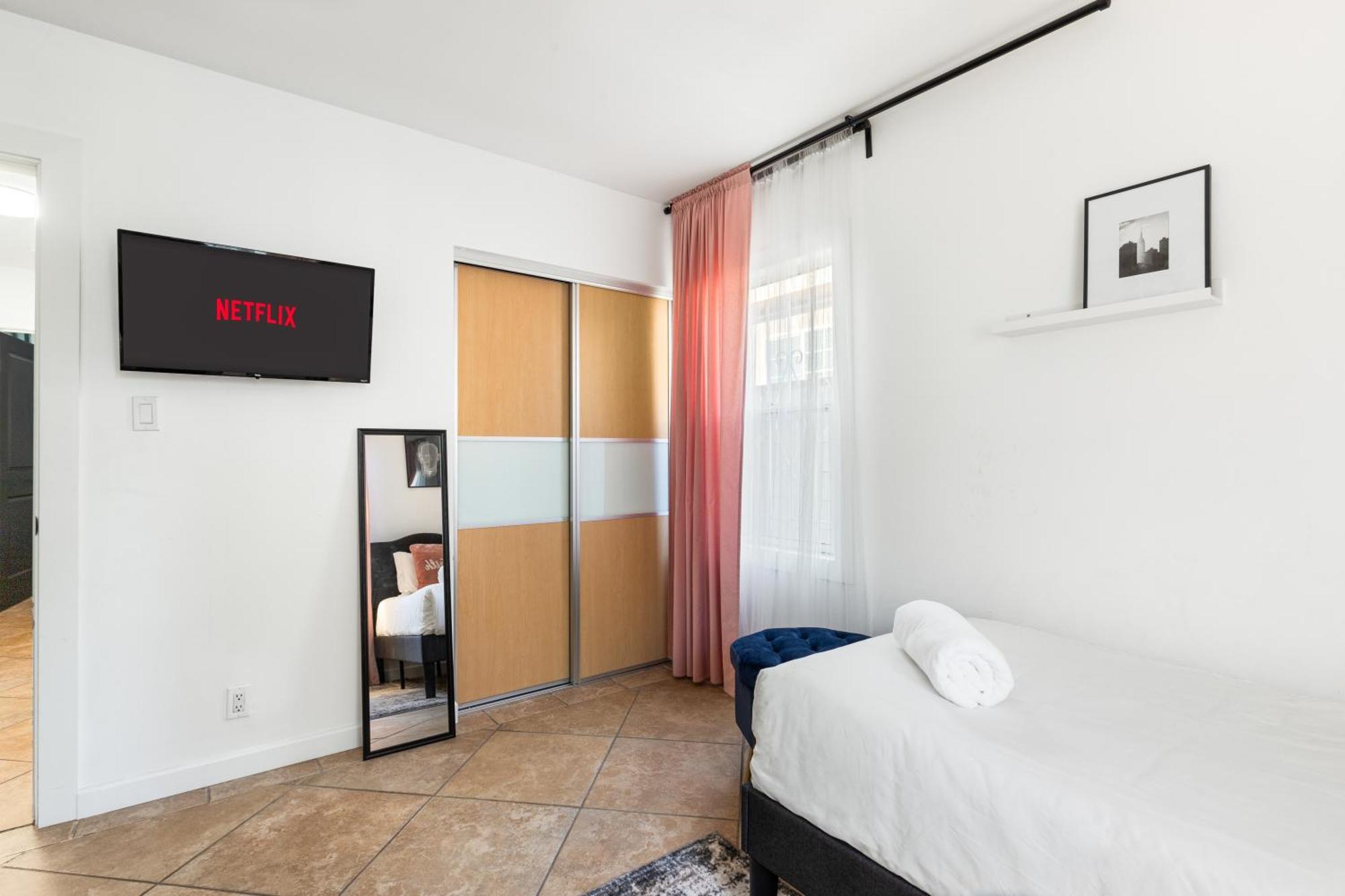 Modern Oasis With Pool & Jacuzzi Near Universal Casa de férias *