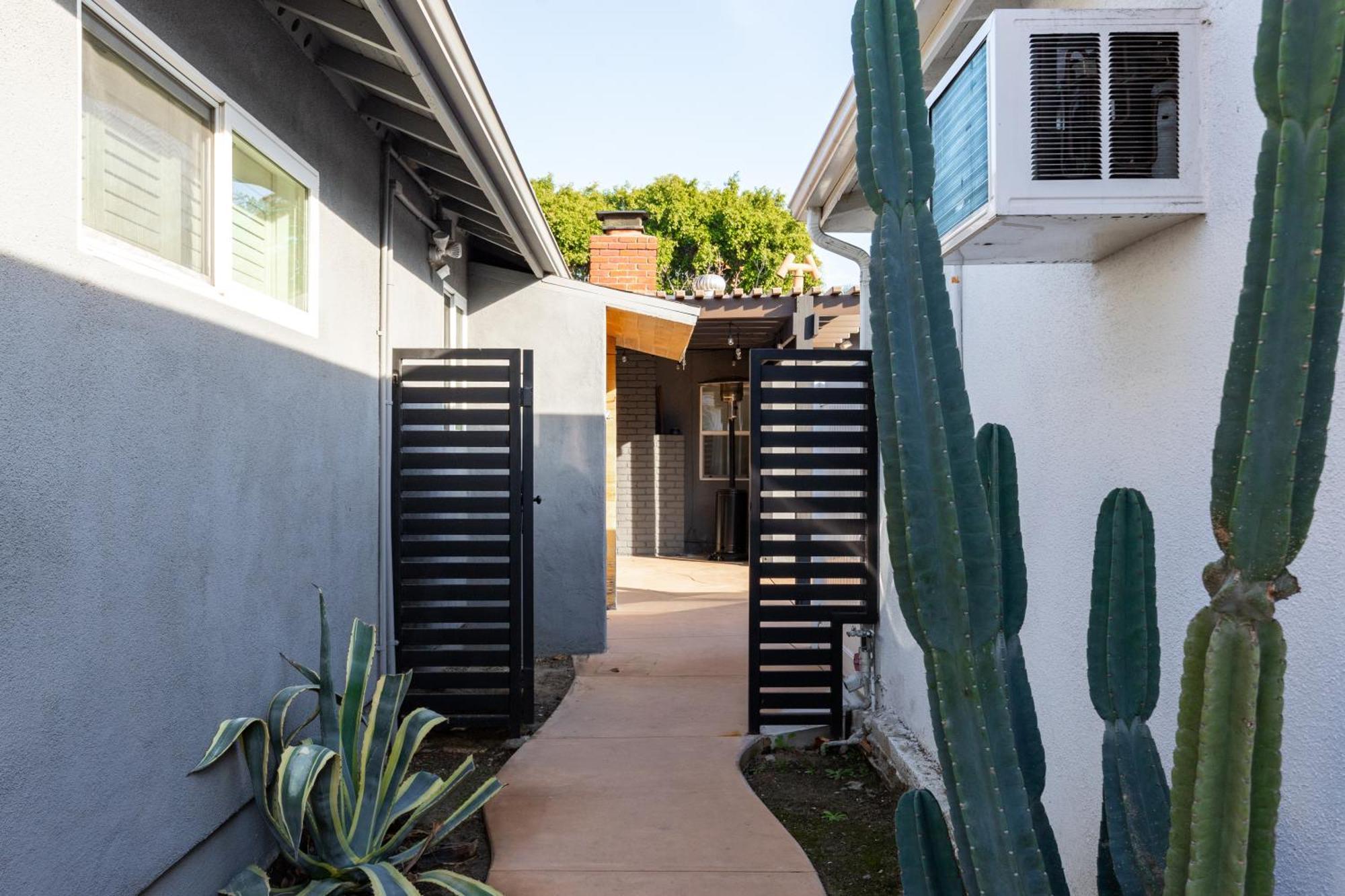 Modern Oasis With Pool & Jacuzzi Near Universal * Los Angeles