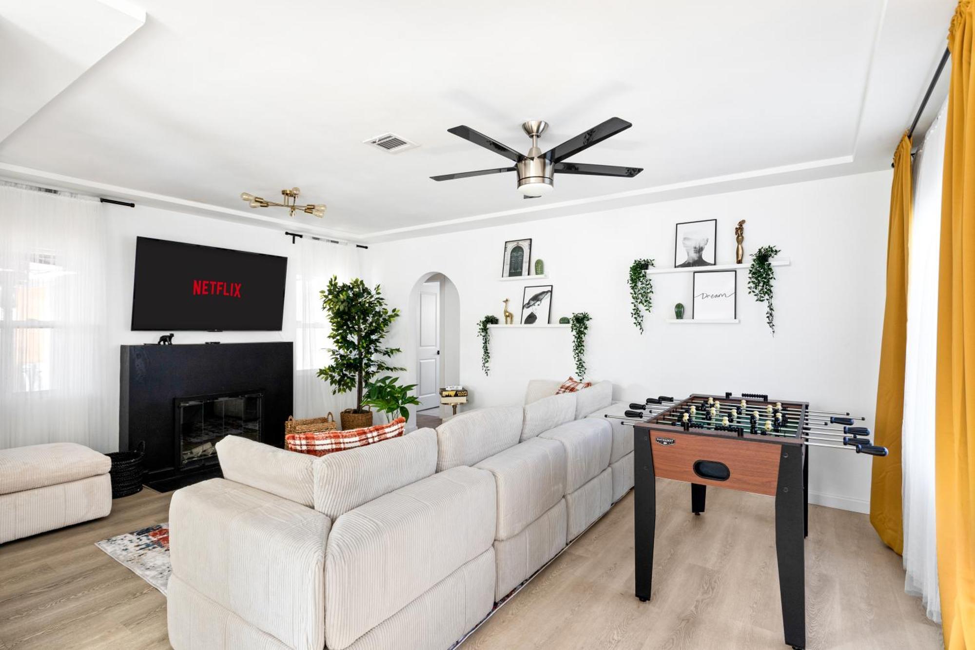 Modern Oasis With Pool & Jacuzzi Near Universal Los Angeles