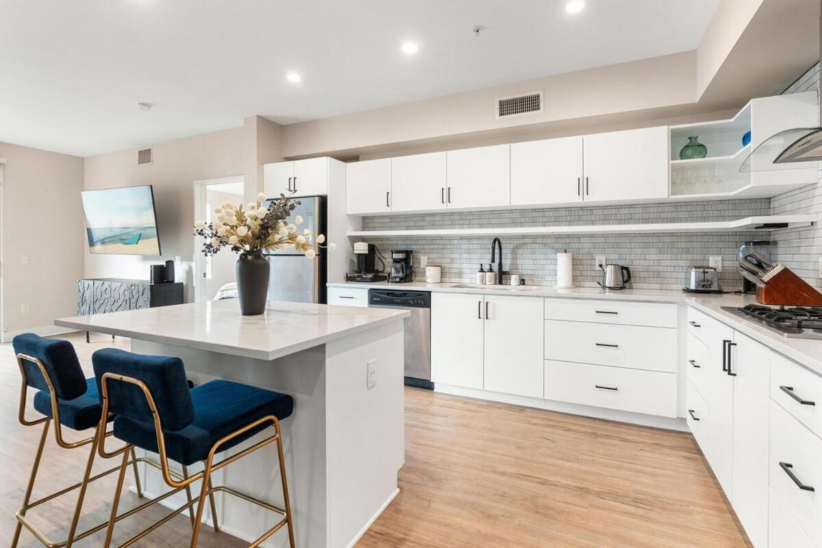 Spinel - Charming 2br Retreat Zen Garden Views Apartment Los Angeles