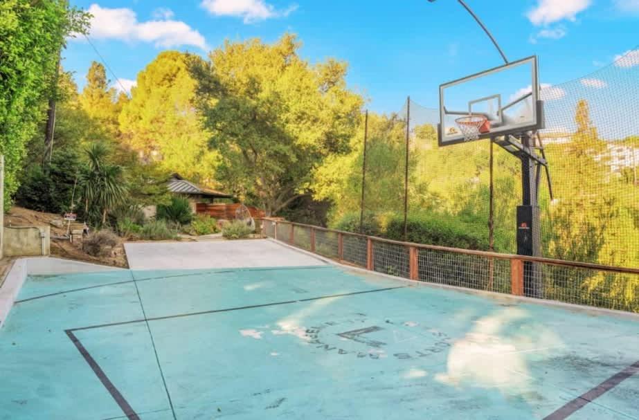 Holiday home Cozy Oasis In Oakley With Basketball Court Pool