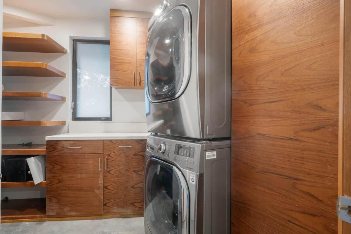 Holiday home Cozy Oasis In Oakley With Basketball Court Pool