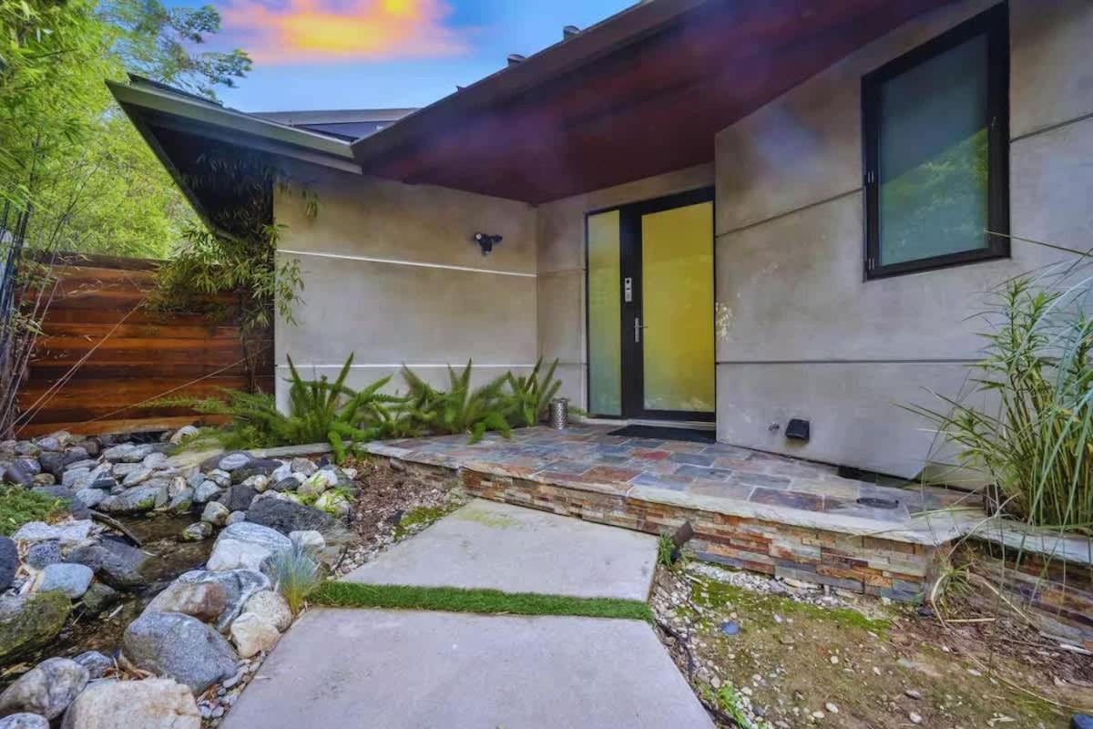 Holiday home Cozy Oasis In Oakley With Basketball Court Pool Los Angeles