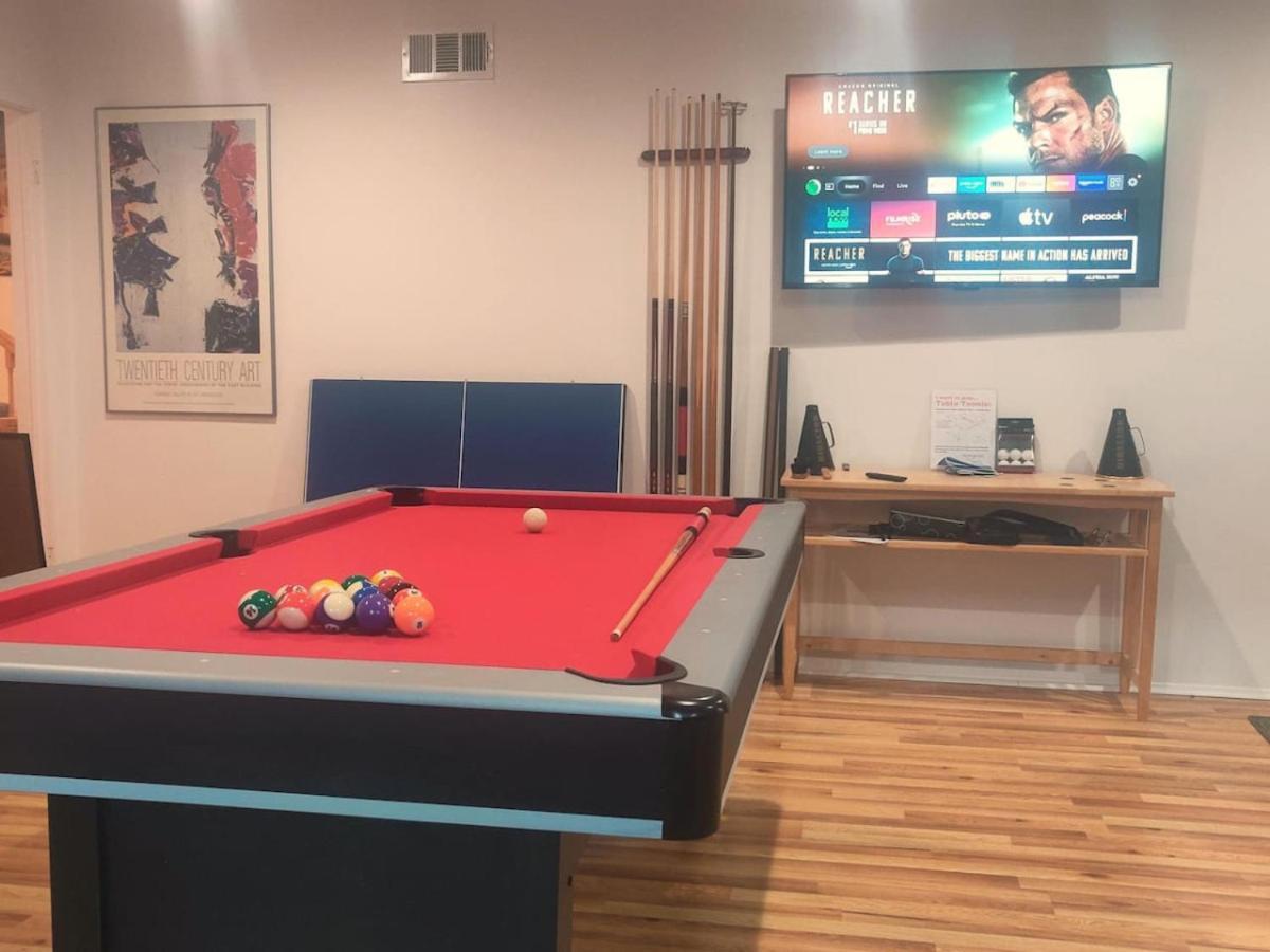 Skyhill Pool Gym Game Walk To Universal * Los Angeles