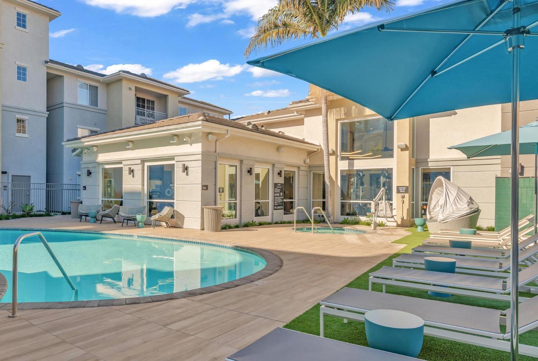 For Everyone! Huge 4br Townhouse In Venice