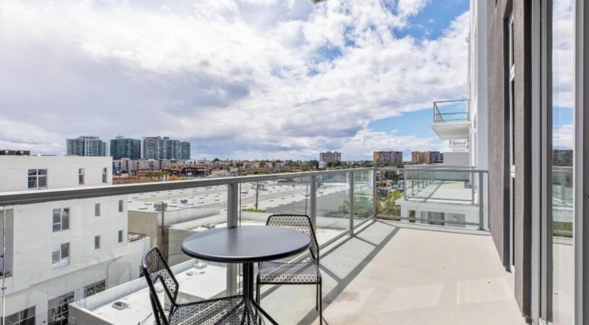 Apartment Luxury 2 Bedroom Penthouse With Stunning Views Venice & Marina Del Rey
