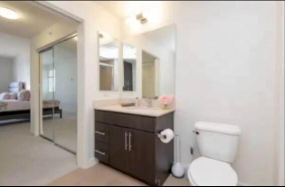 Stunning 2br Penthouse Patio & View Venice Mdr Los Angeles
