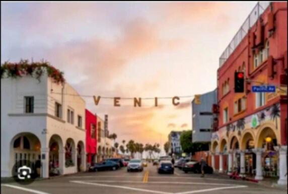 Stunning 2br Penthouse Patio & View Venice Mdr Apartment
