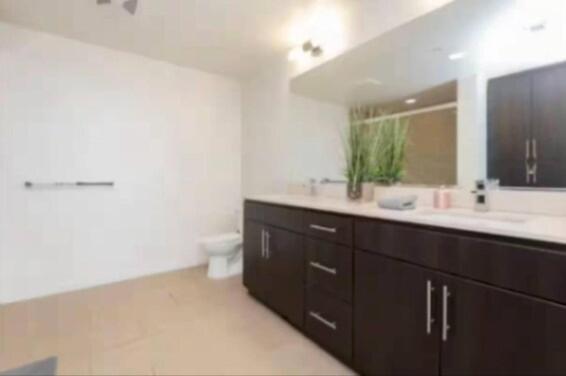 Stunning 2br Penthouse Patio & View Venice Mdr *