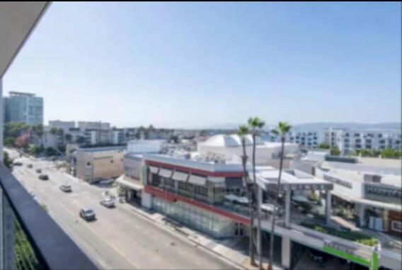 Stunning 2br Penthouse Patio & View Venice Mdr