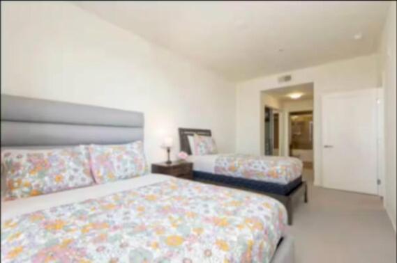 Stunning 2br Penthouse Patio & View Venice Mdr *
