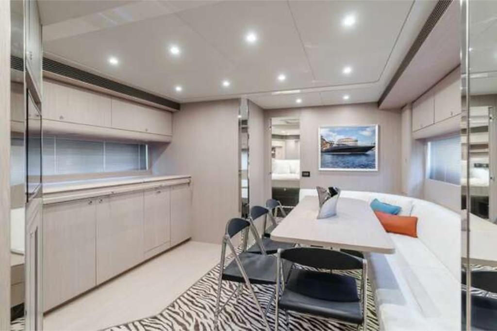 Riva Virtus 65 Yacht Trip W Captain Overnight 2812 Holiday home *