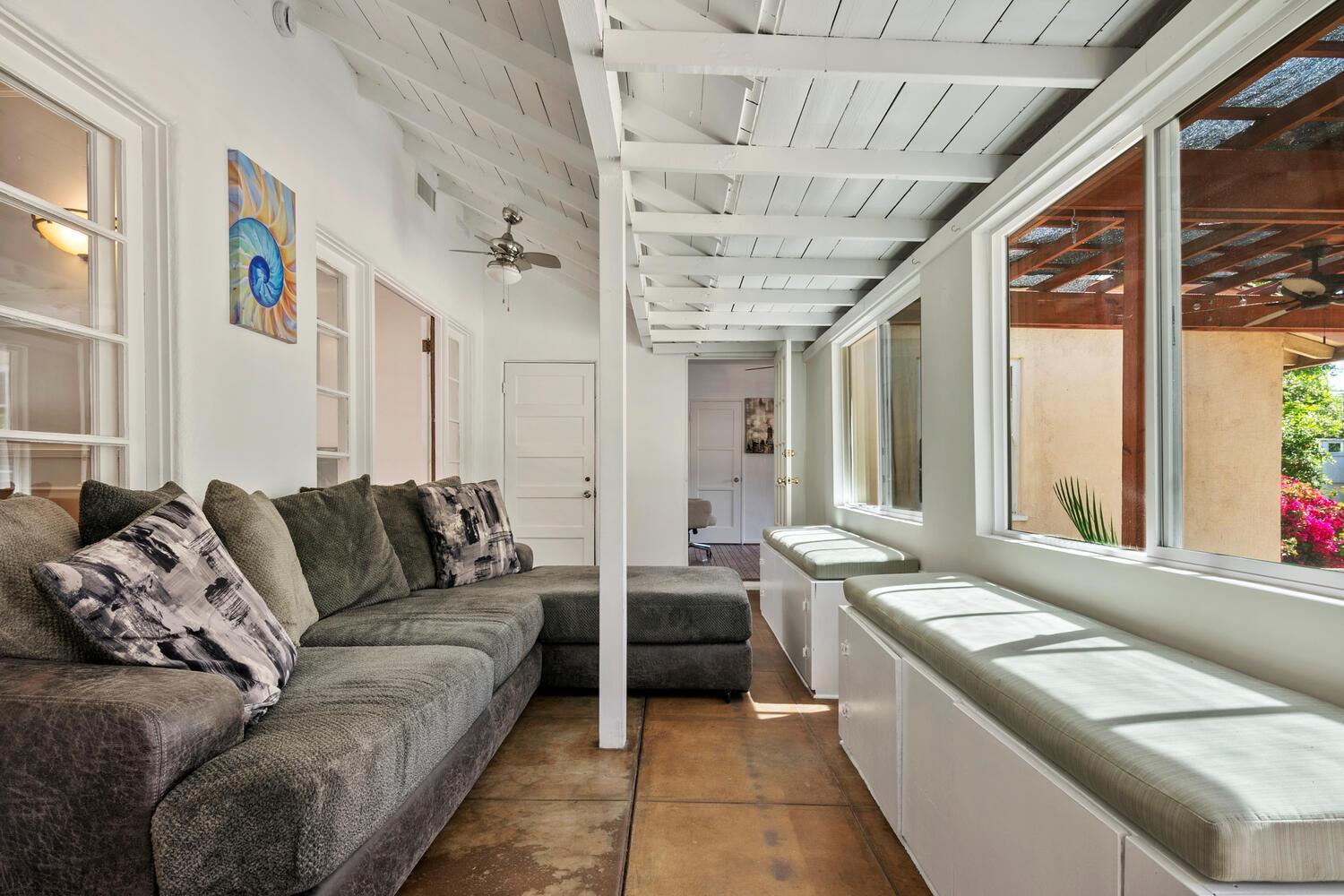 Luxury Piano In Near Universal & Hollywood For 8 * Los Angeles