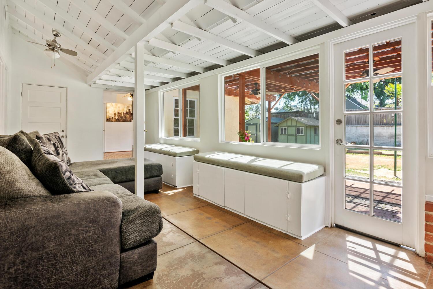 Luxury Piano In Near Universal & Hollywood For 8 Los Angeles