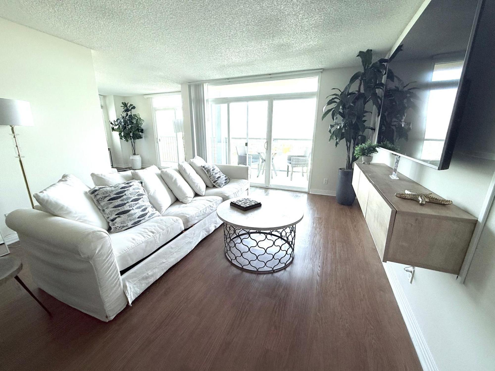 Marina Life: Smell The Sea, Feel The Breeze Apartment