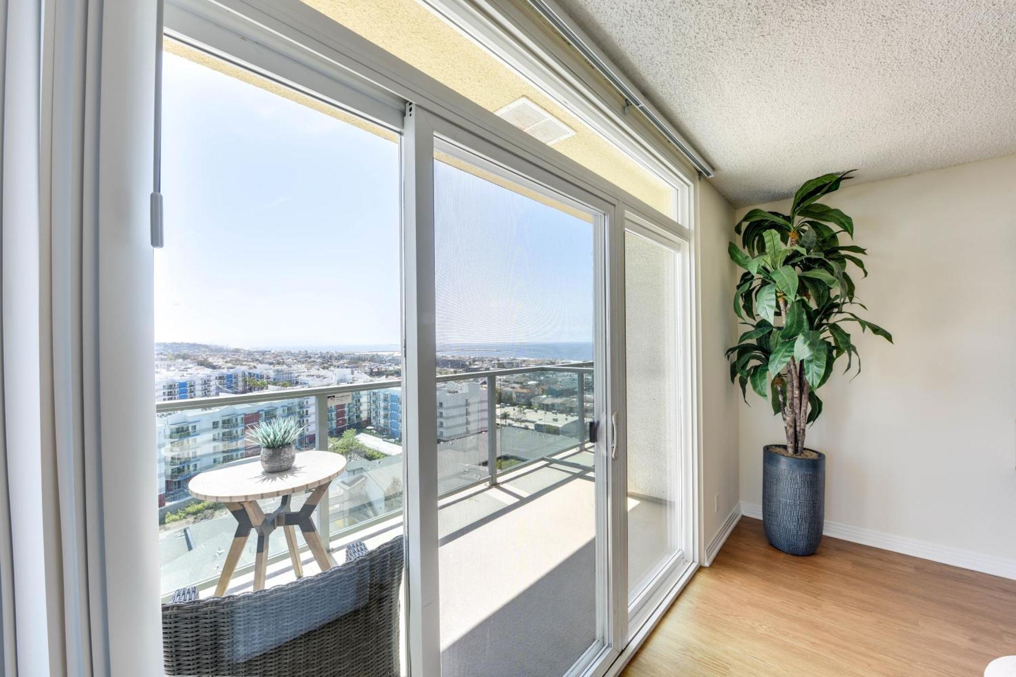 Apartment Marina Life: Smell The Sea, Feel The Breeze