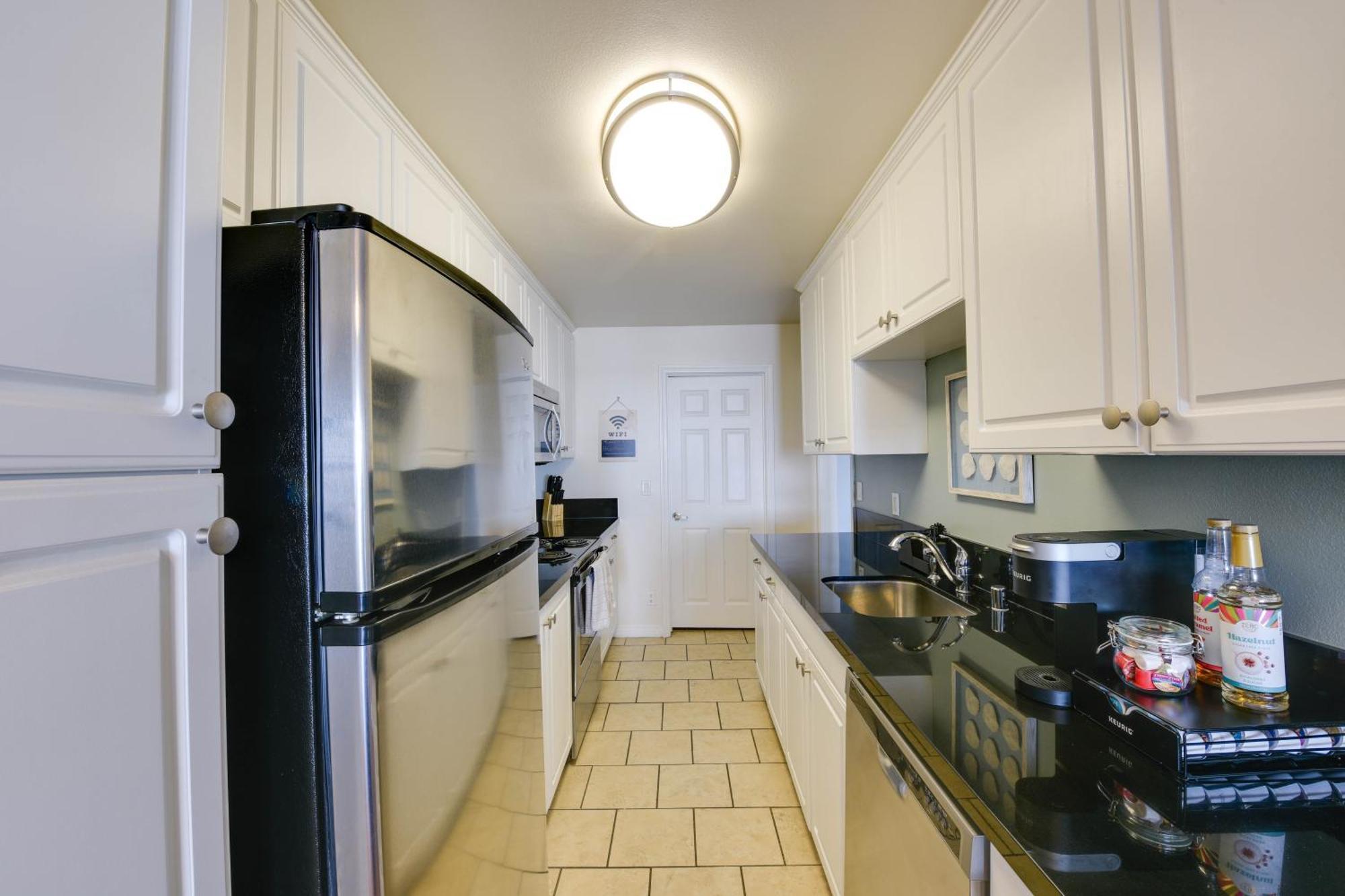 Marina Life: Smell The Sea, Feel The Breeze Apartment Los Angeles