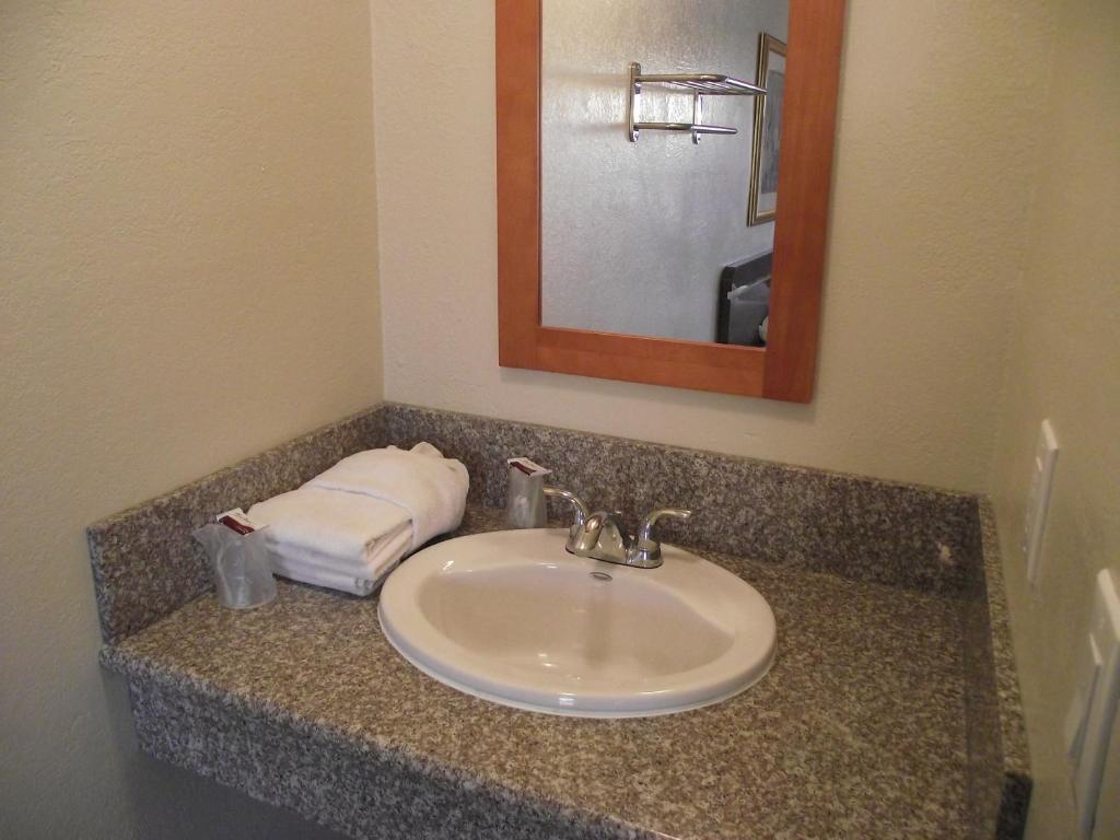 Piper - Angeles Motel