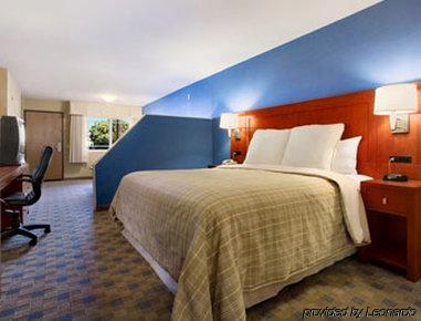 Travelodge By Wyndham Culver
