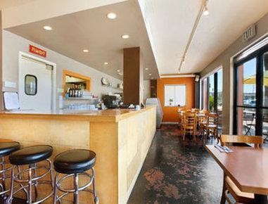 Travelodge By Wyndham Culver Hotel 2*