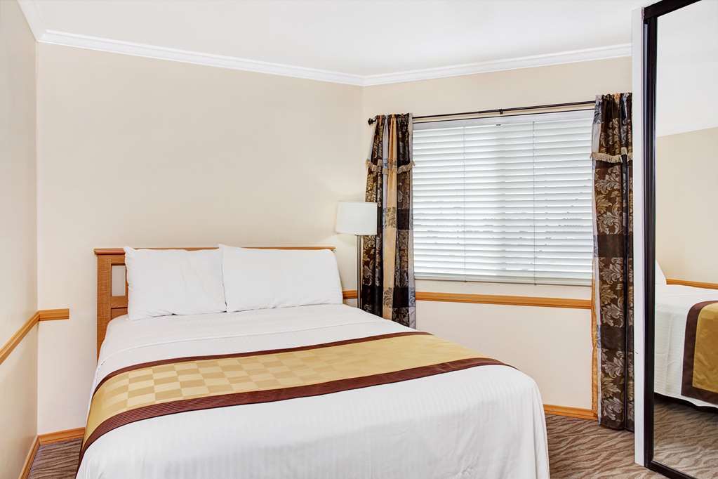 Travelodge By Wyndham Culver 2*