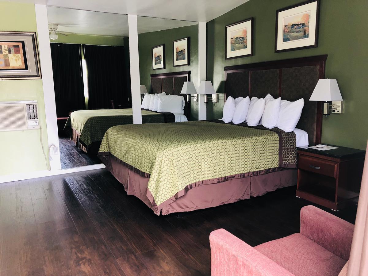 Encore Motel 2*