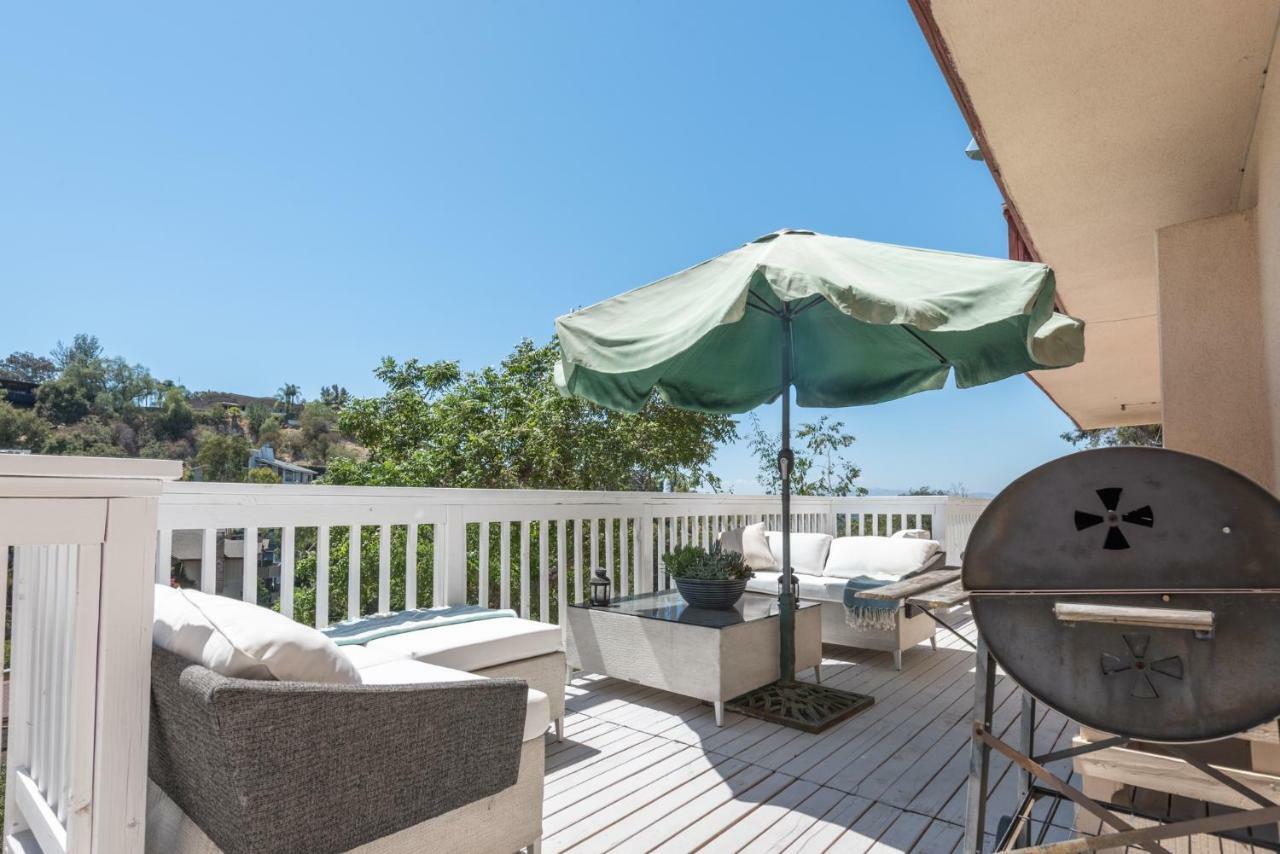 Modern Nestled In The Hollywood Hills With Huge Deck And Wow Views! *