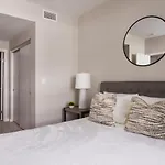 La Premium Resort Suites
