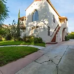 Beautiful Renovated 3Bd 2Ba Unit Near The Beverly Center, Beverly Hills Adjacent