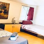 La Boardinghouse