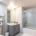 Business Traveler Suite - Downtown Santa Monica