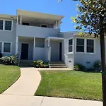 Rustling Leaves 2Bd/1 Ba Upstairs Parking/Laundry