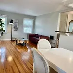 Rustling Leaves 2Bd/1 Ba Upstairs Parking/Laundry
