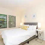 Located Perfectly 2 Bedroom Downtown Los Angeles