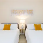 Located Perfectly 2 Bedroom Downtown Los Angeles