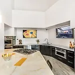 Live-Work Trendi Apartment In West Hollywood W-Parking-Pool-Gym
